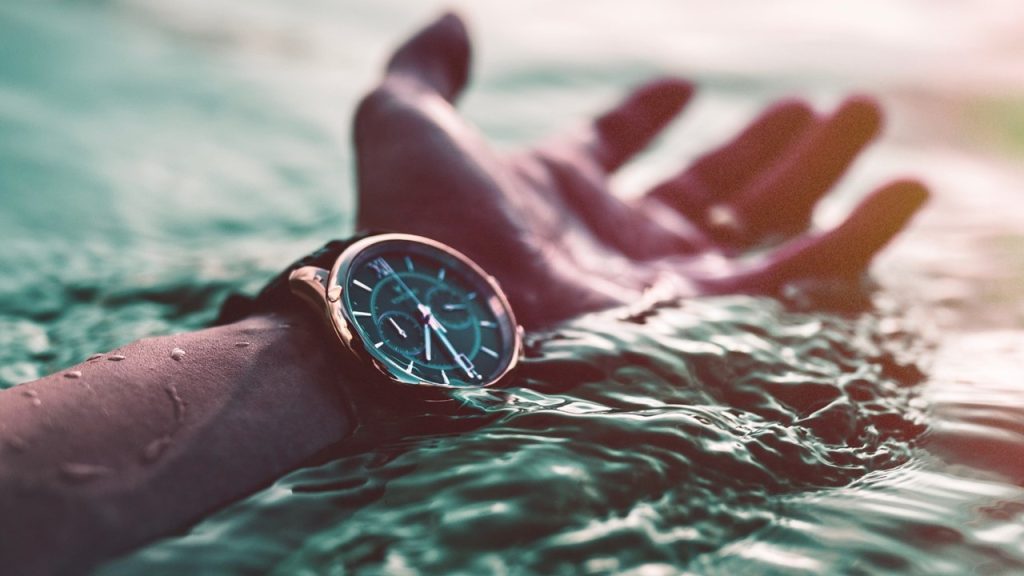 マリンスポーツの最適な防水性能に優れた腕時計5選