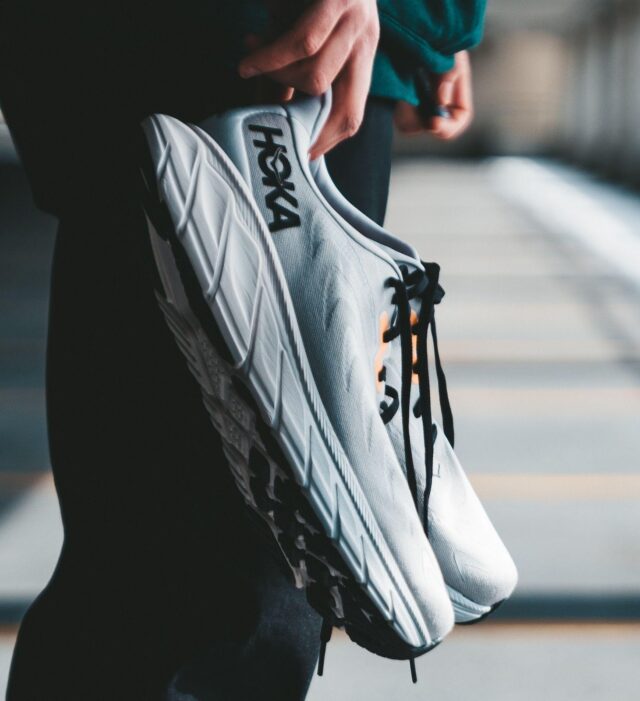 サブ4におすすめのHOKA ONE ONE（ホカオネオネ）ランニングシューズ5選。選び方のポイントを解説【2025最新】