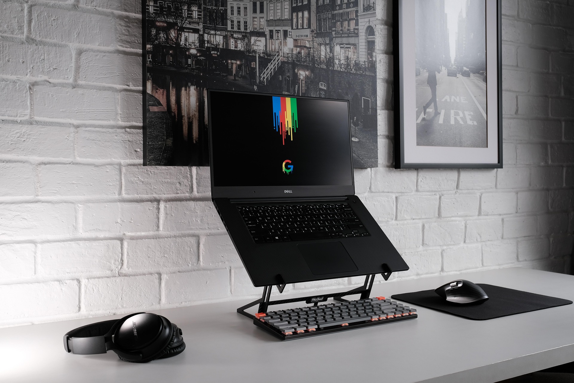快適に使えるノートPCスタンド5選。どんなタイプが合うか選び方も解説!|FUNDAY