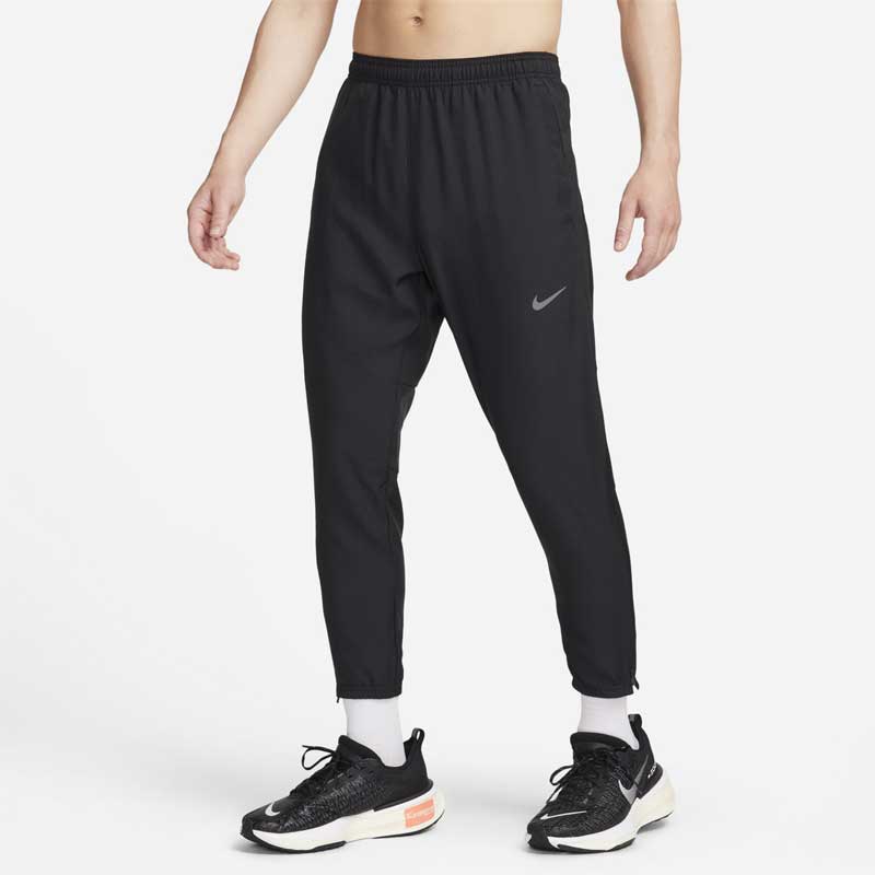 ナイキのDri-FITチャレンジャーウーブンランニングパンツ