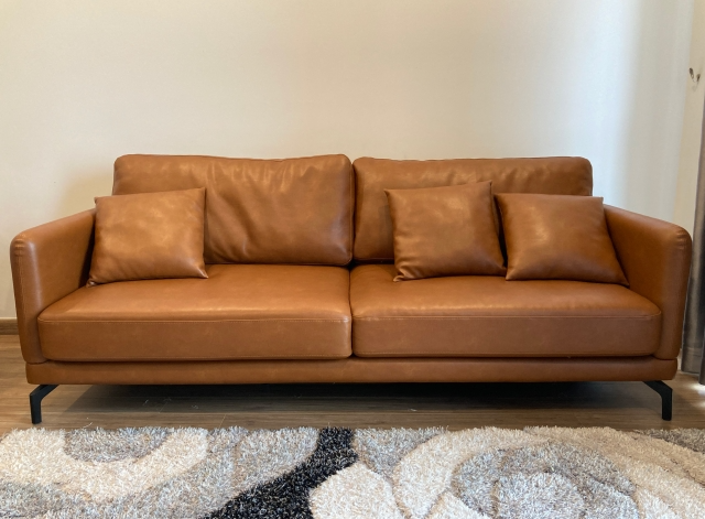 ブラウンのソファ