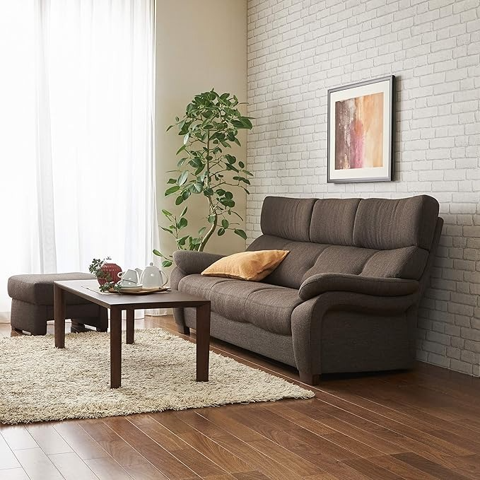 ブラウンのソファ