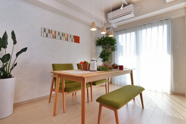 ナチュラルテイストのダイニングセット