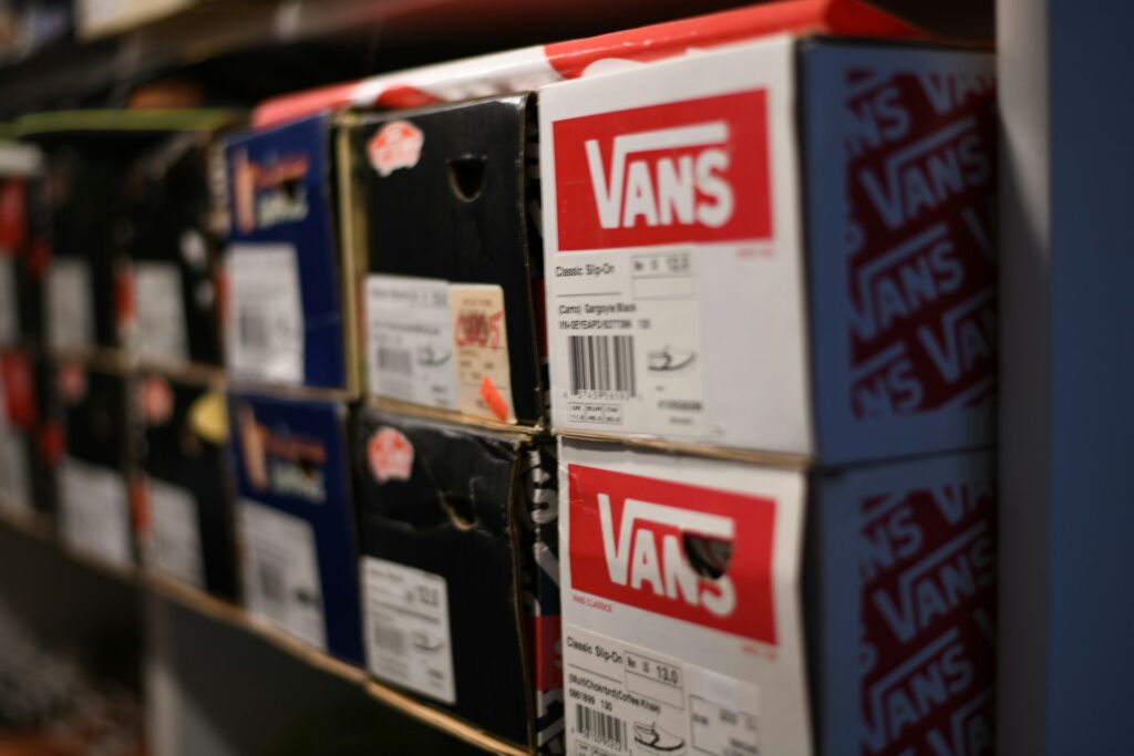 VANSのスニーカーが入った箱