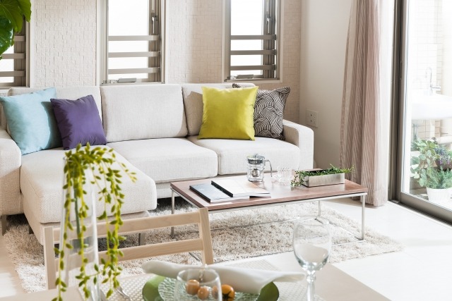 ホワイトがベースのリビング