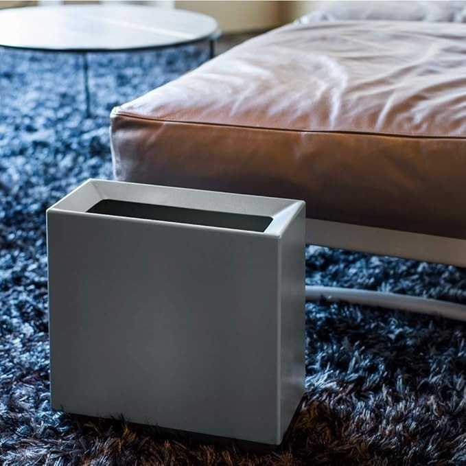 グレーのゴミ箱