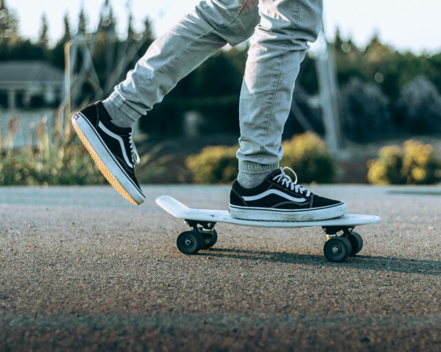 VANSのローカットのおすすめ5選。定番モデルの選び方をチェック