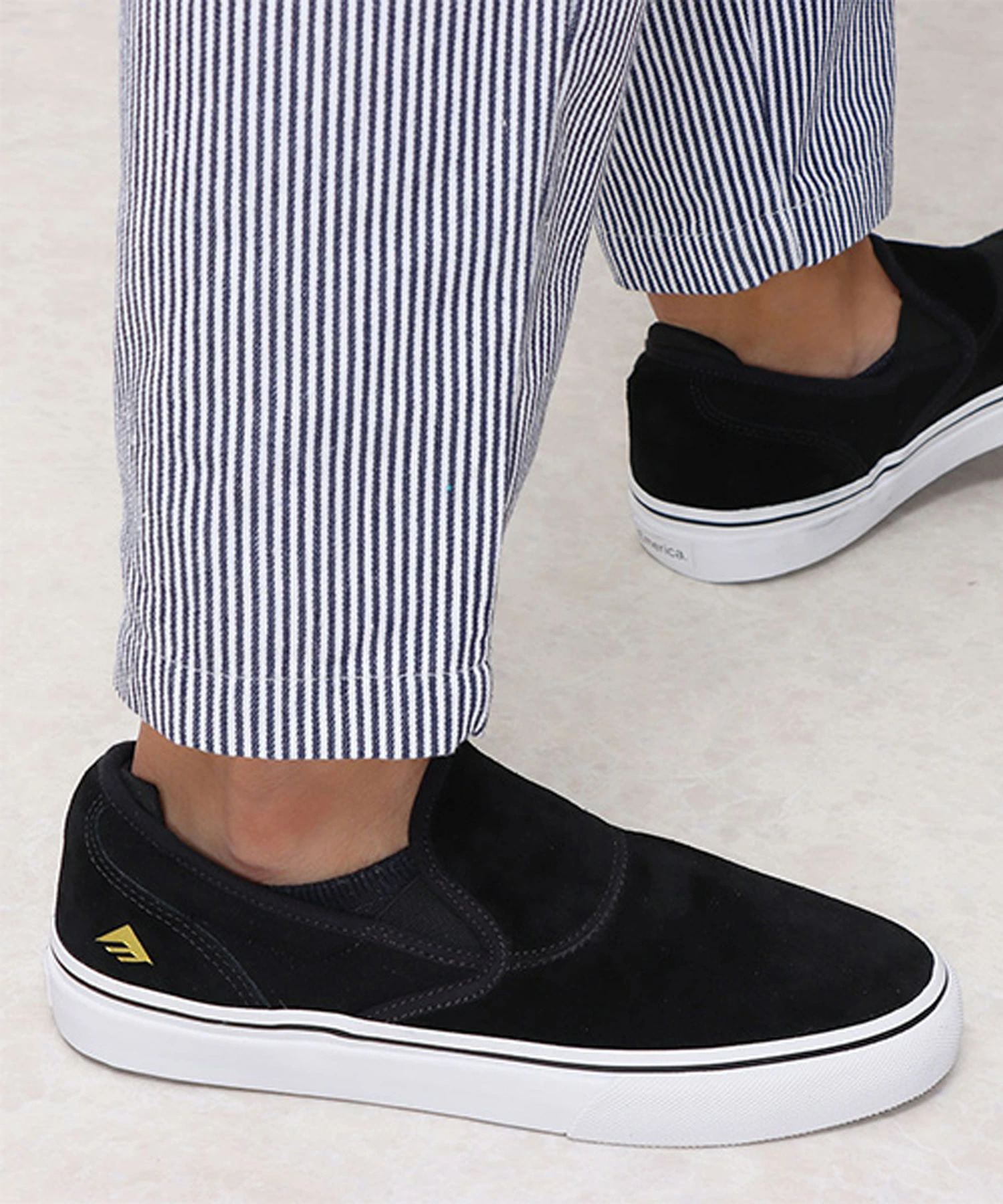 WINO G6 SLIP ON モデル着用