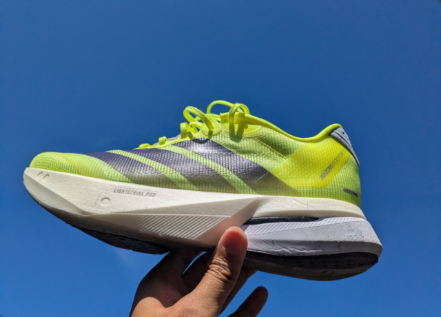 【レビュー】ADIZERO BOSTON 13のサイズ感や使用感、おすすめのランナーとは